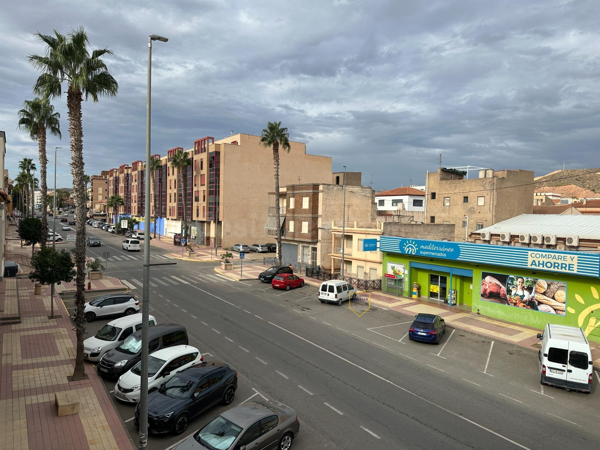 Piso de 4 dormitorios y balcón, en Puerto Lumbreras