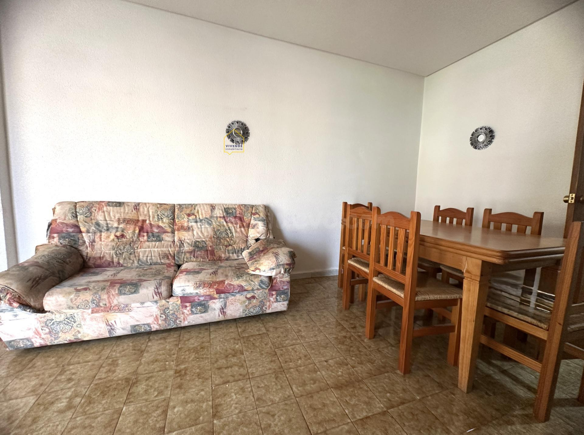 Piso de 4 dormitorios y balcón, en Puerto Lumbreras - foto 4