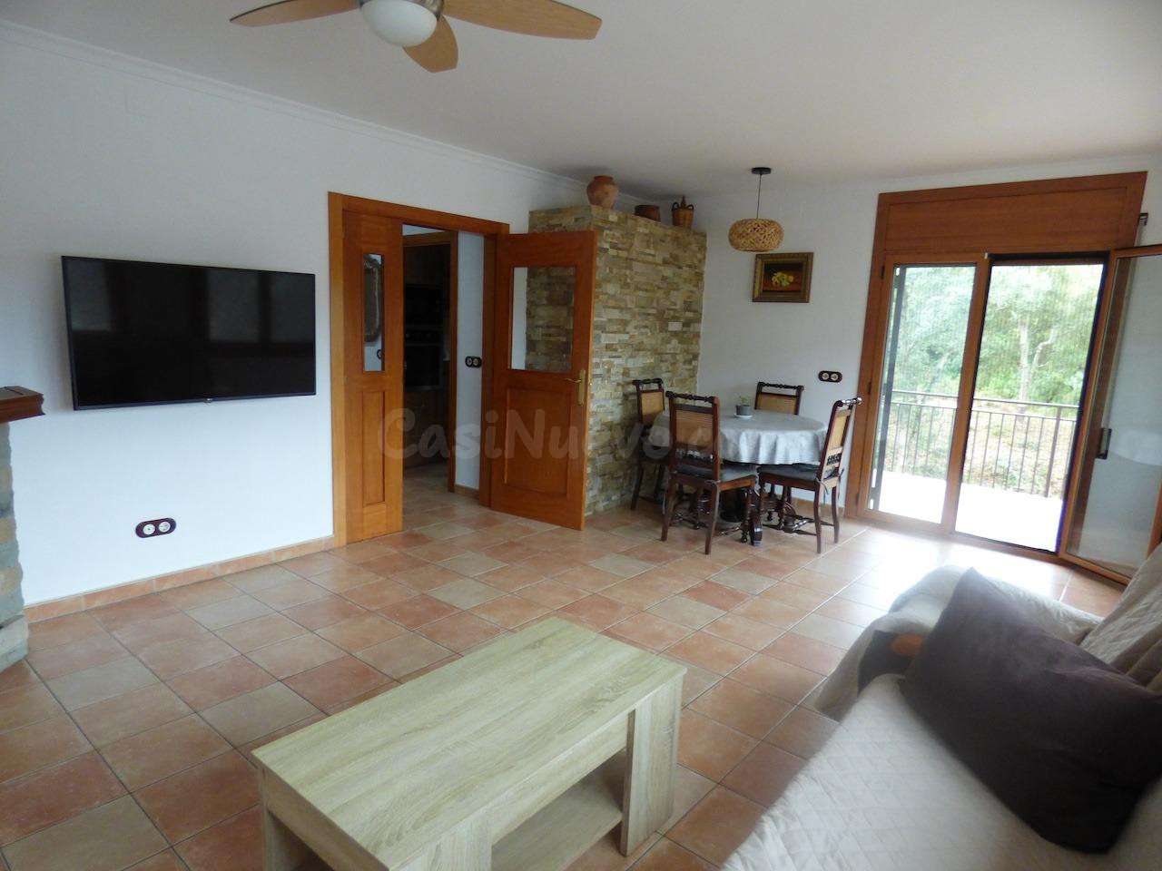 Encantadora Casa a Cuatro Vientos en Tordera - ¡Tu Refugio Ideal!