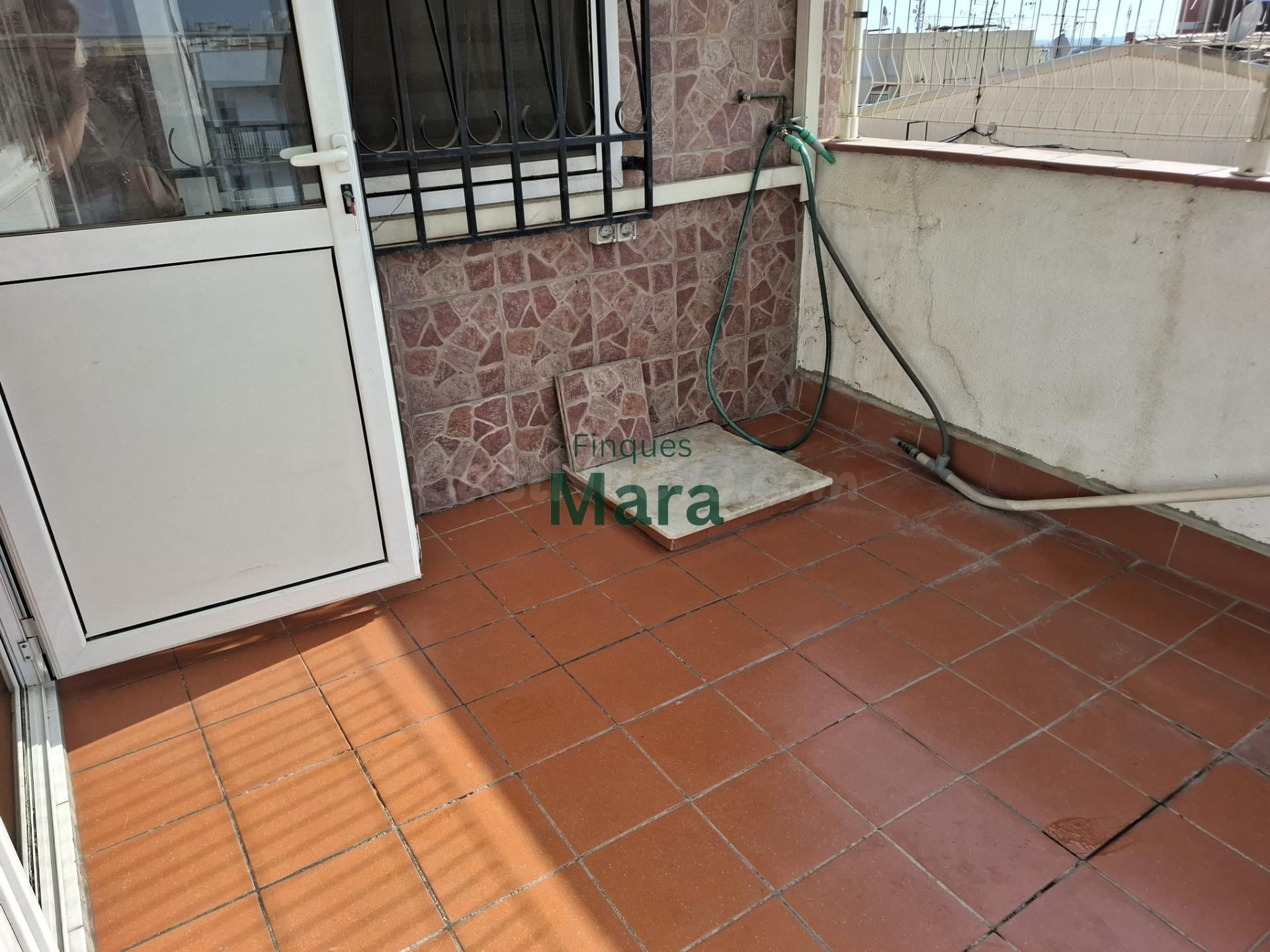 ¡¡¡COQUETO ATICO CON BONITA TERRAZA A nivel!!! - foto 2