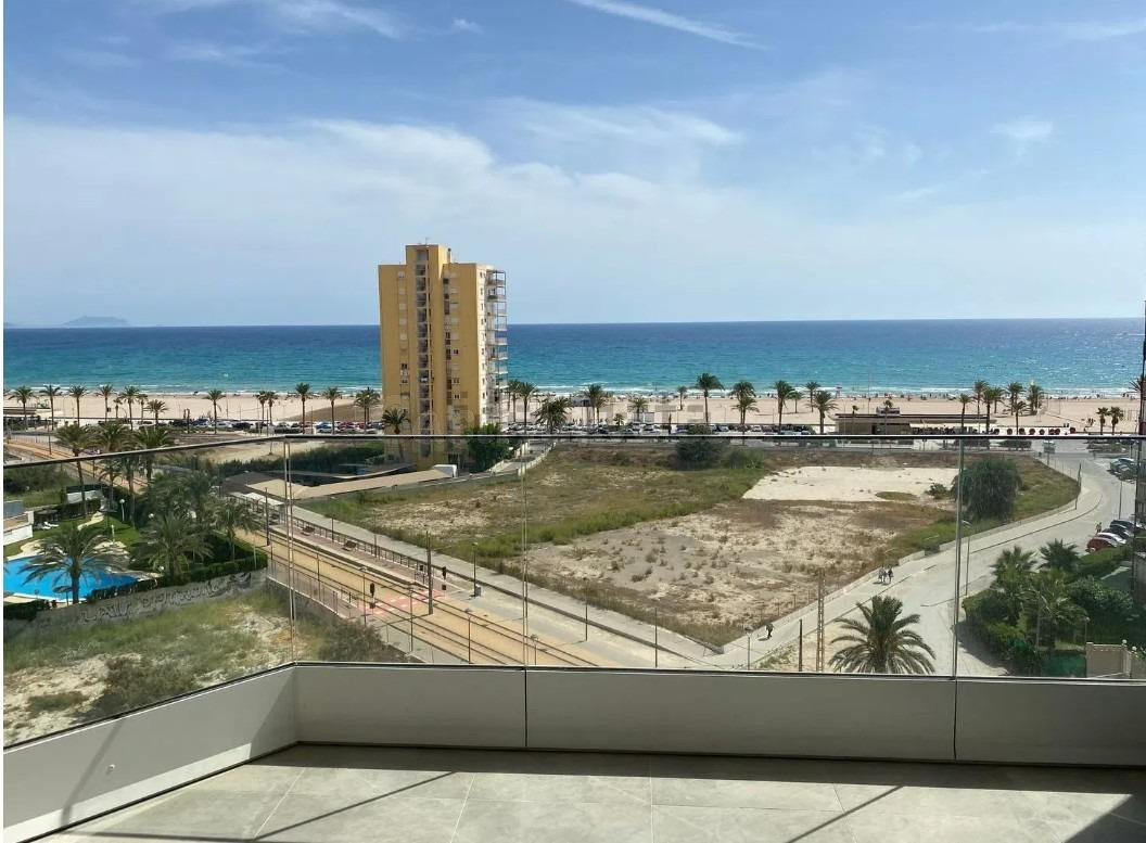 ALQUILER DE EXCELENTE VIVIENDA EN LA EXCLUSIVA ZONA DE PAU V / URBANIZACIÓN CON TODOS LOS SERVICIOS