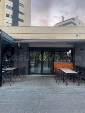 ALQUILER DE EXCELENTE LOCAL COMERCIAL CON TERRAZA ZONA PAU V