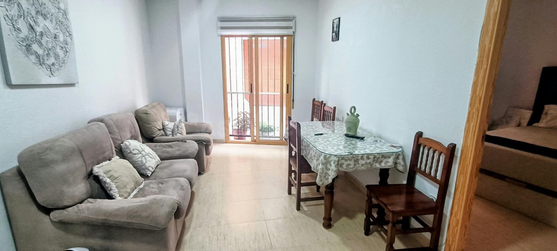 ¡OPORTUNIDAD!  PISO DE DOS DORMITORIOS EN PLANTA BAJA, XIRLES (POLOP)