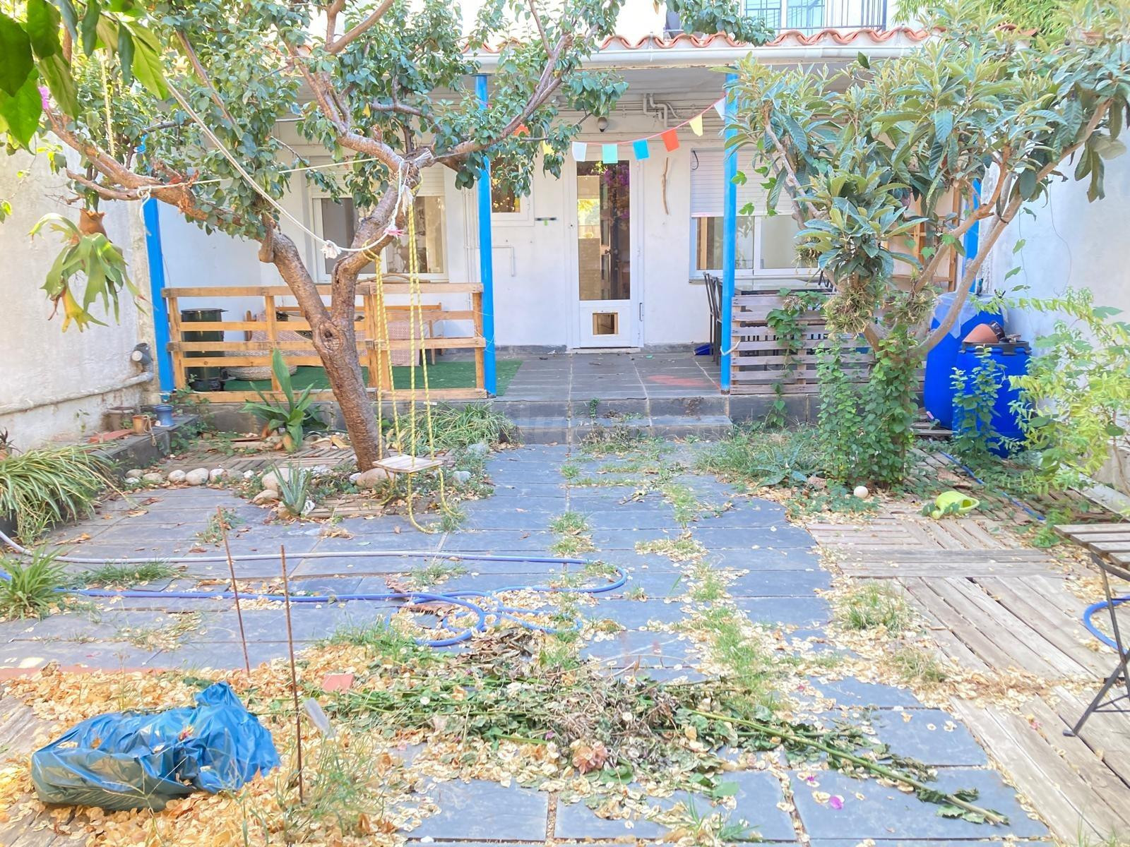 PLANTA BAJA CON AMPLIO JARDÍN PRIVADO Y PORCHE
