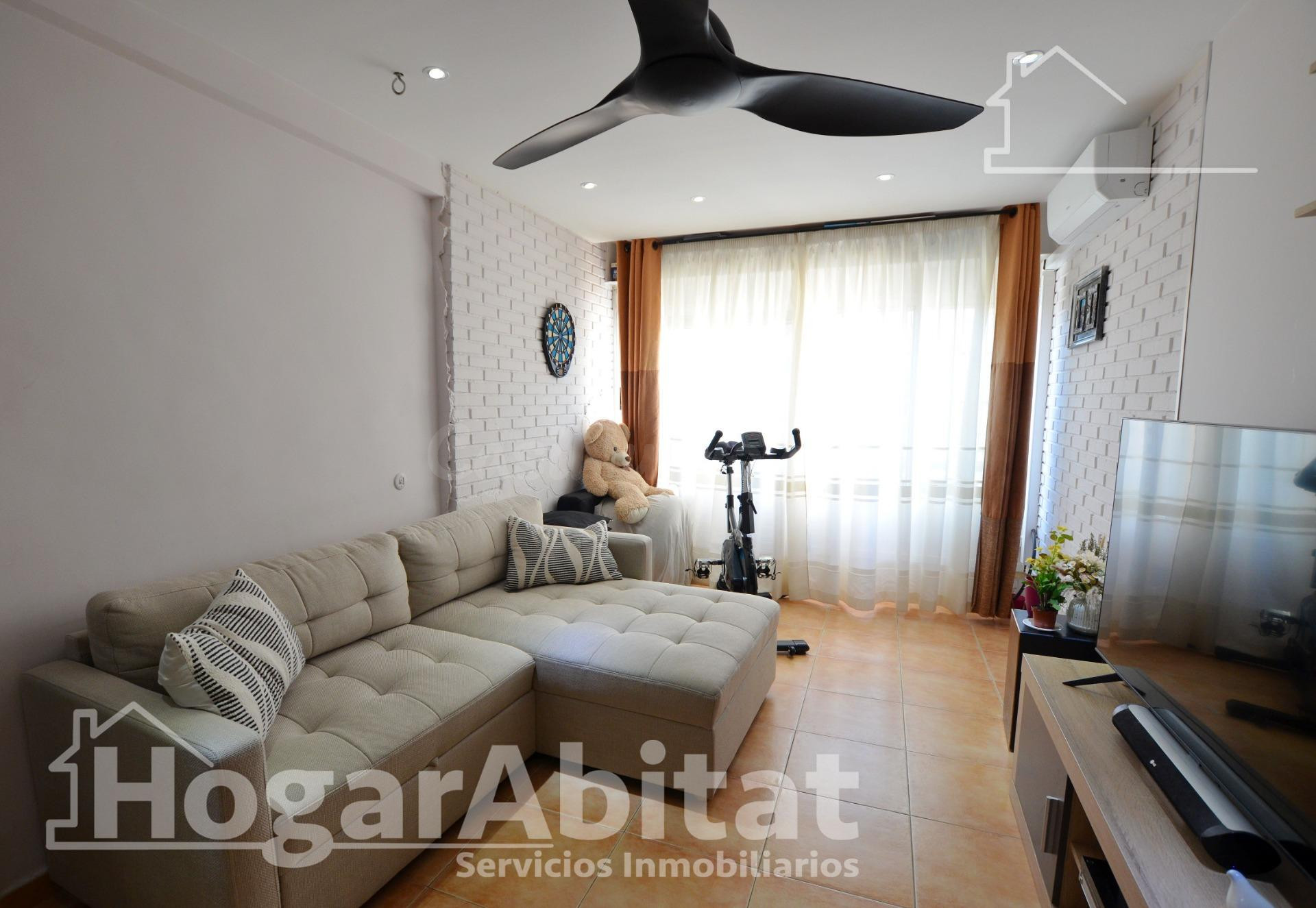 REFORMADO, BONITO Y EXTERIOR CON ASCENSOR Y PARKING, TOTALMENTE AMUEBLADO