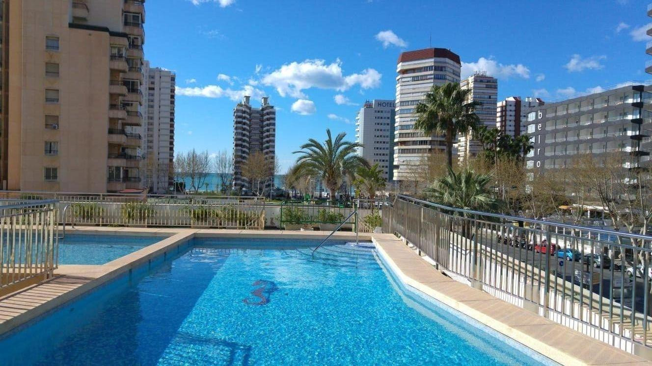 IMPRESIONANTE APARTAMENTO 1 DORMITORIO VISTAS AL MAR, EN PERFECTO ESTADO CON PISCINA Y GARAJE OPCIONAL (25000€) AV EUROPA