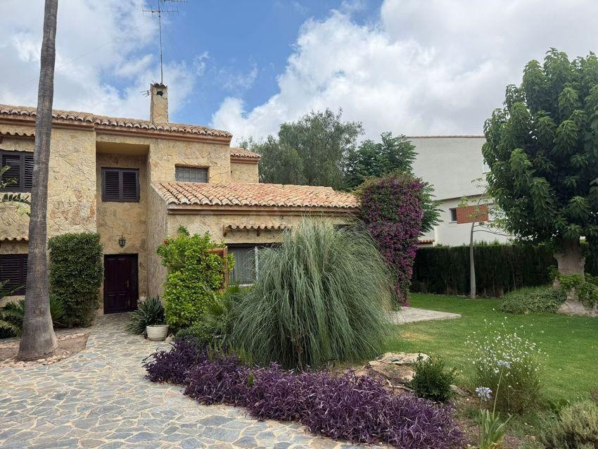 Casa 5 habitaciones 250m² en venta - Los Monasterios-Alfinac - foto 4