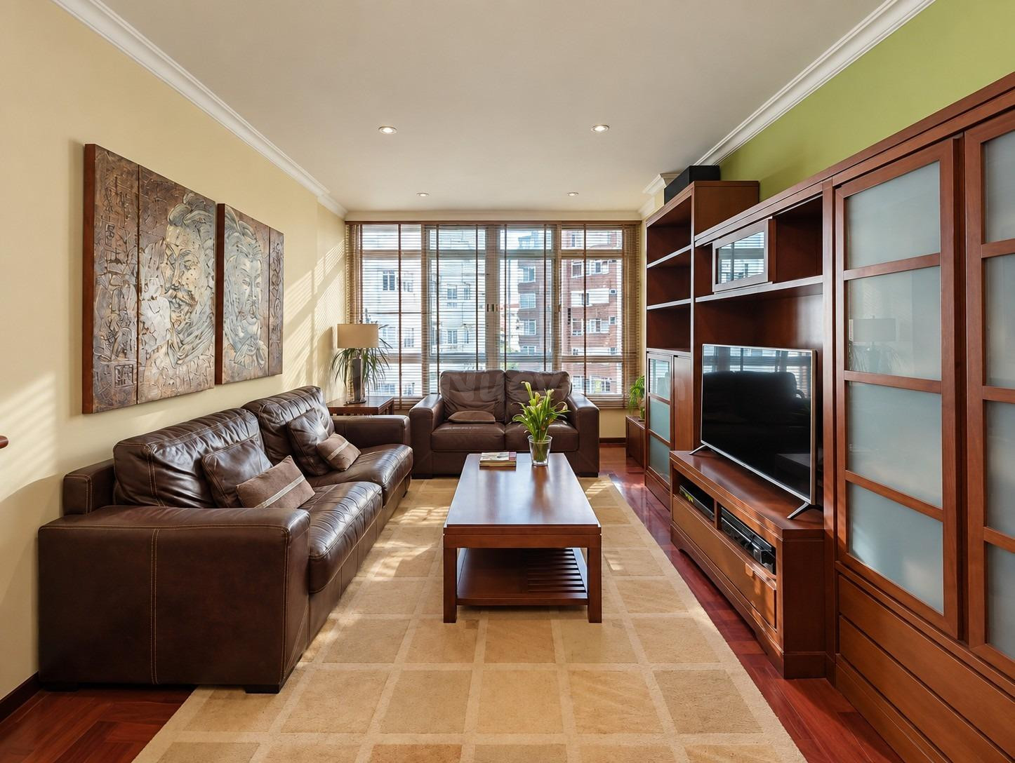 Piso de 4 habitaciones con garaje y 2 trasteros, Vigo. Ref P