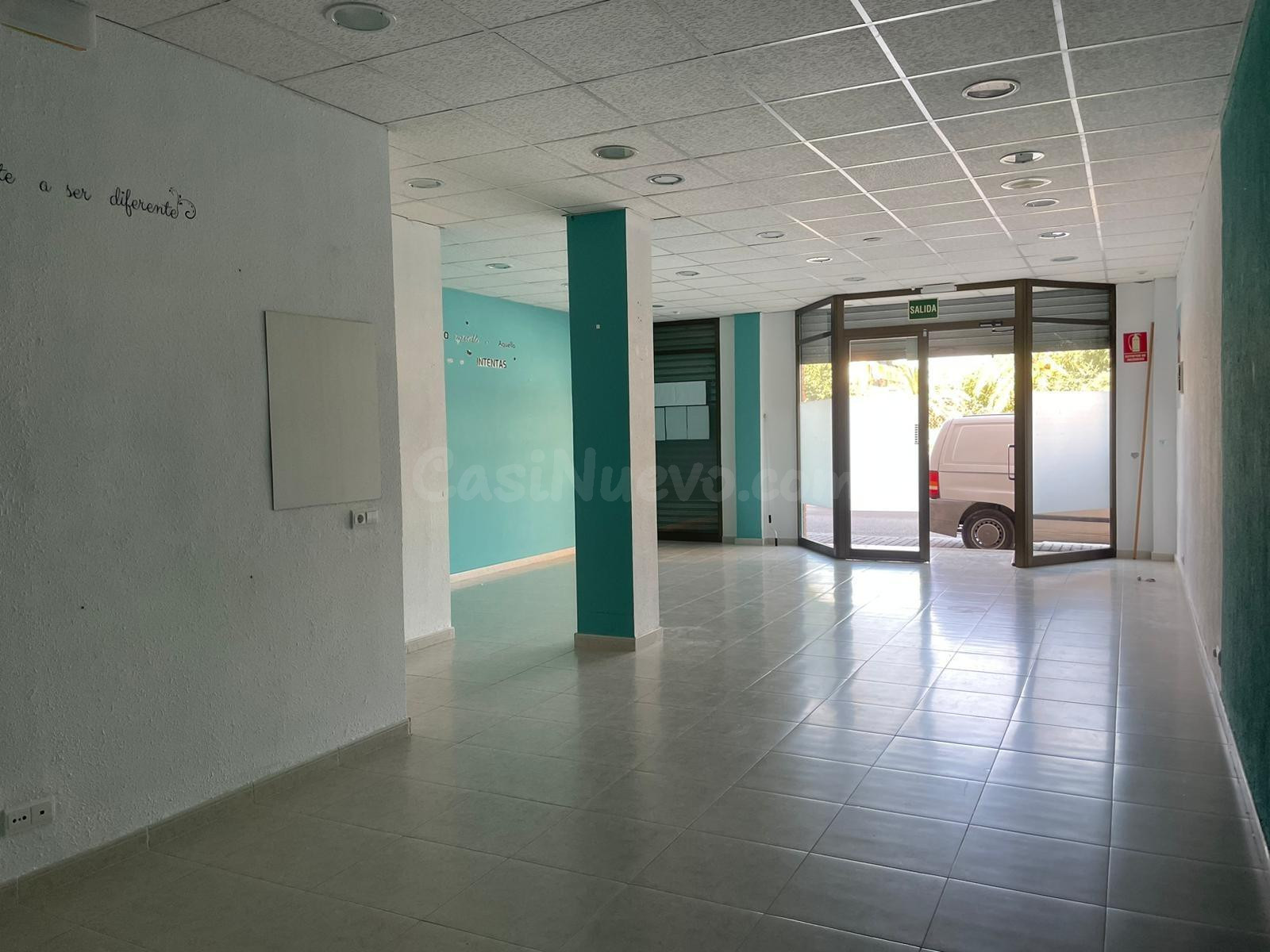 LOCAL COMERCIAL EN ALQUILER EN EXCELENTE ZONA DE LLÍRIA – ID