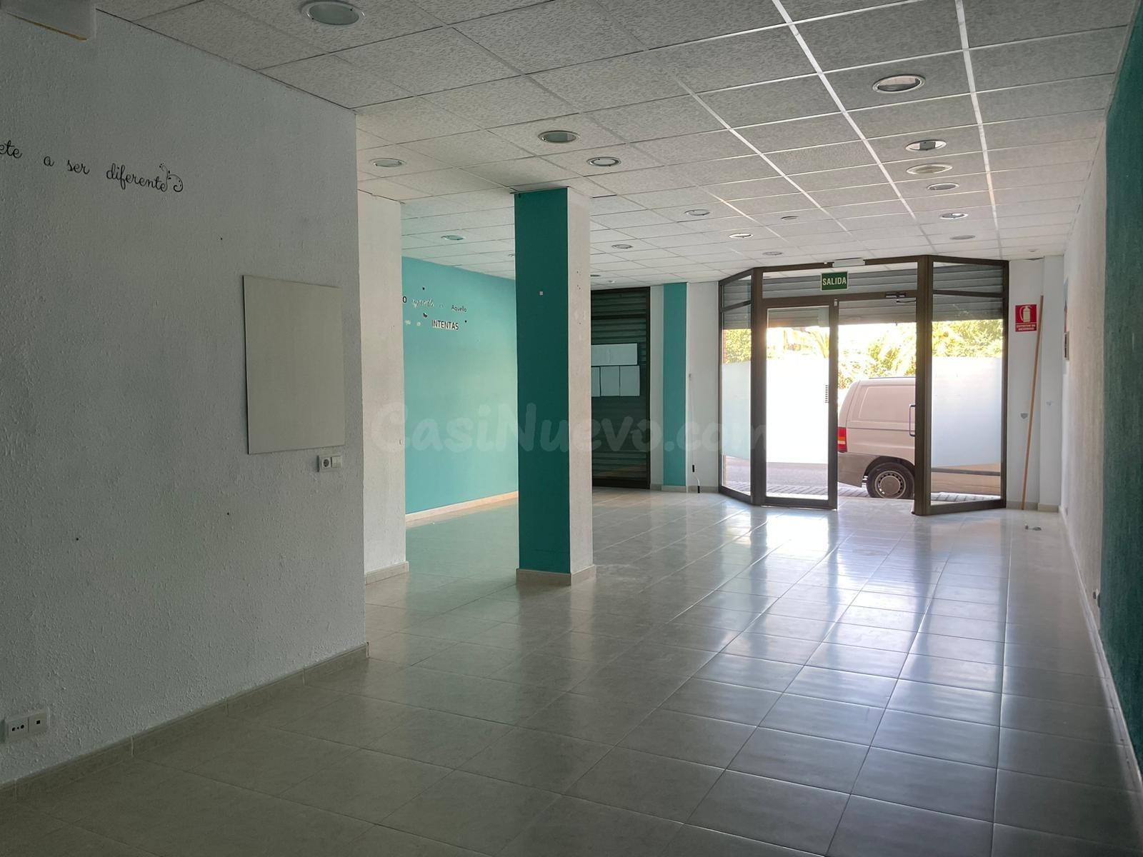 LOCAL COMERCIAL EN ALQUILER EN EXCELENTE ZONA DE LLÍRIA – ID - foto 2