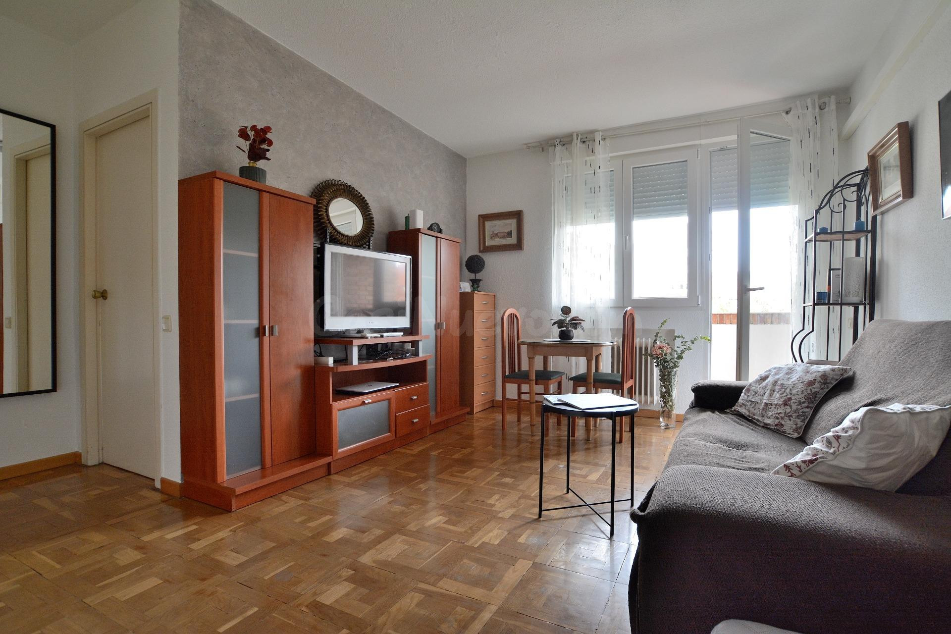 SE VENDE ATRACTIVO APARTAMENTO DE 68M2 CON TERRAZA