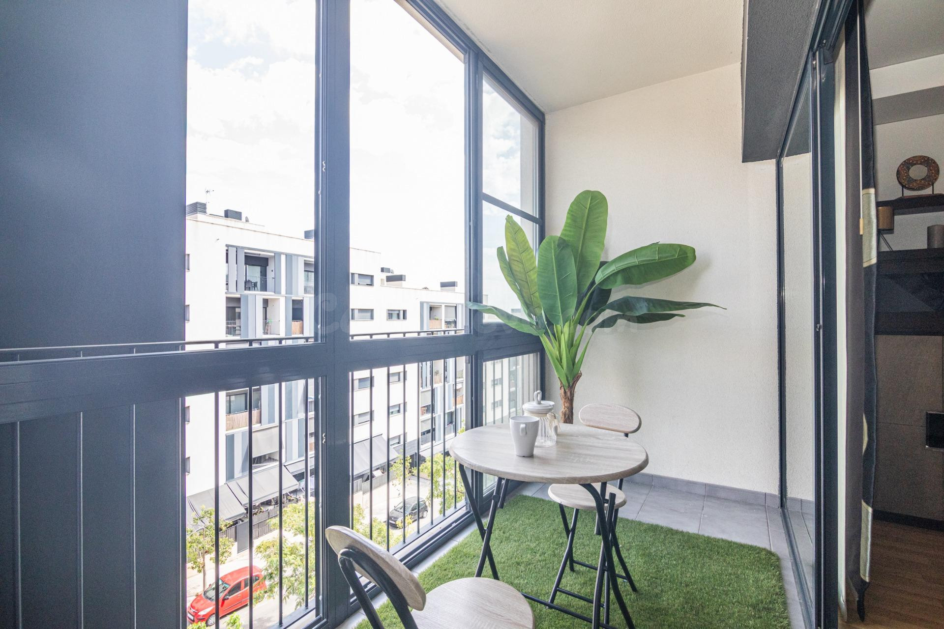 vivienda con piscina, plaza de garaje, terraza, 3 habitaciones y 2 baños