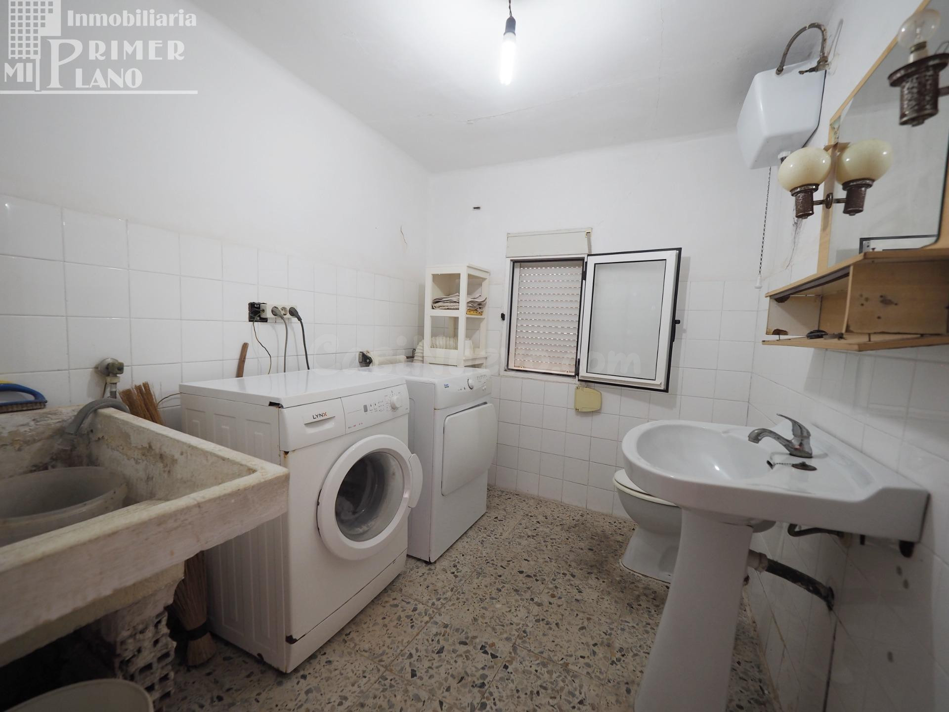 Amplia Casa en el Corazón de Ossa de Montiel por solo €89,00 - foto 5