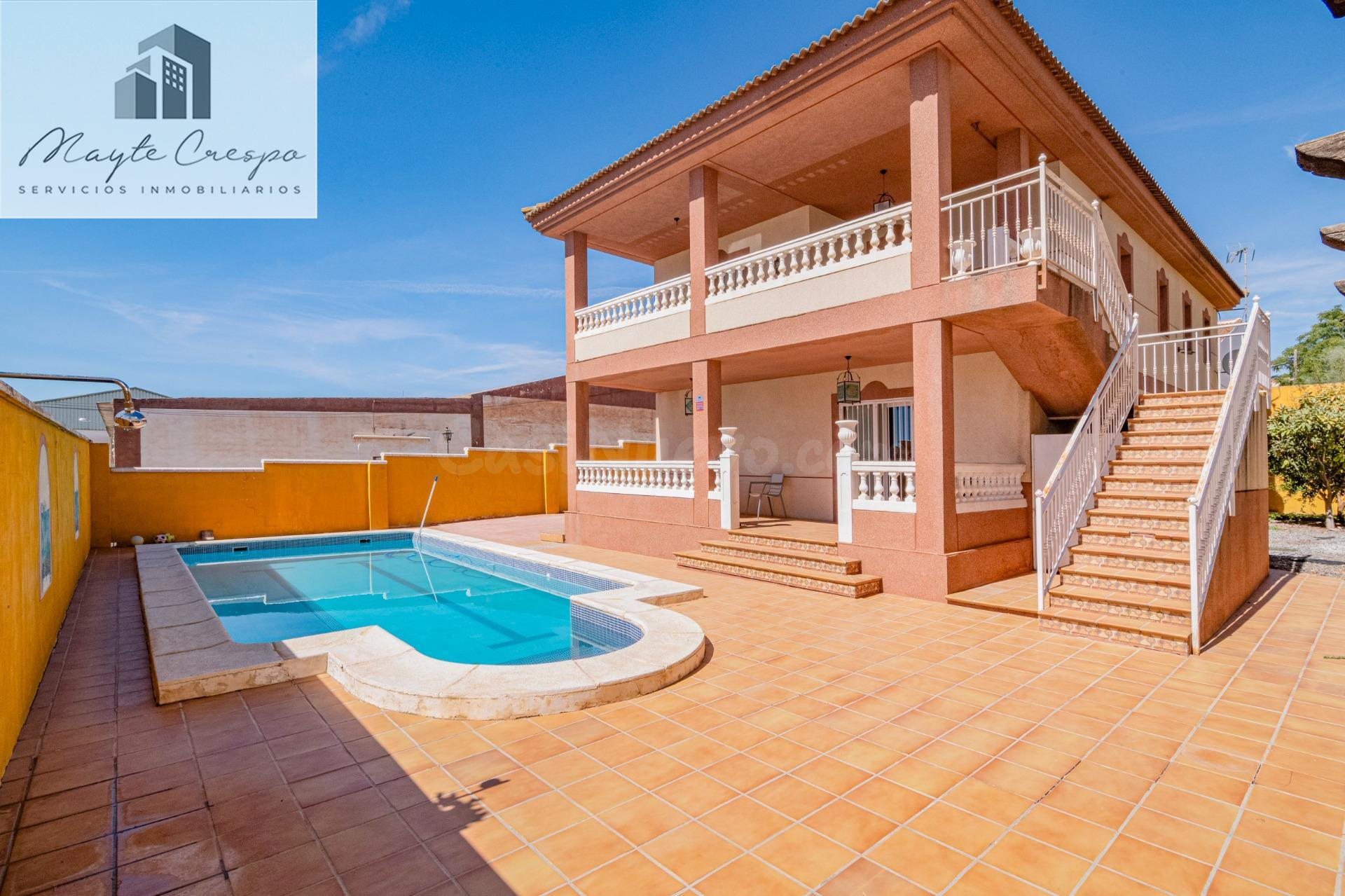 ¡Impresionante Chalet en Lachar con Piscina y Amplios Espacios! ✨