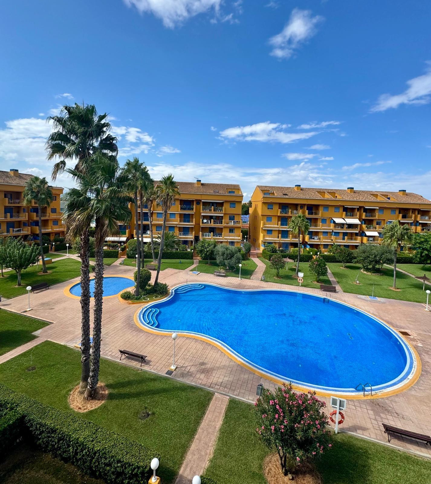 ÁTICO DÚPLEX EN DENIA CON 35 M2 DE TERRAZAS, 4 DORMITORIOS Y ESPECTACULARES VISTAS