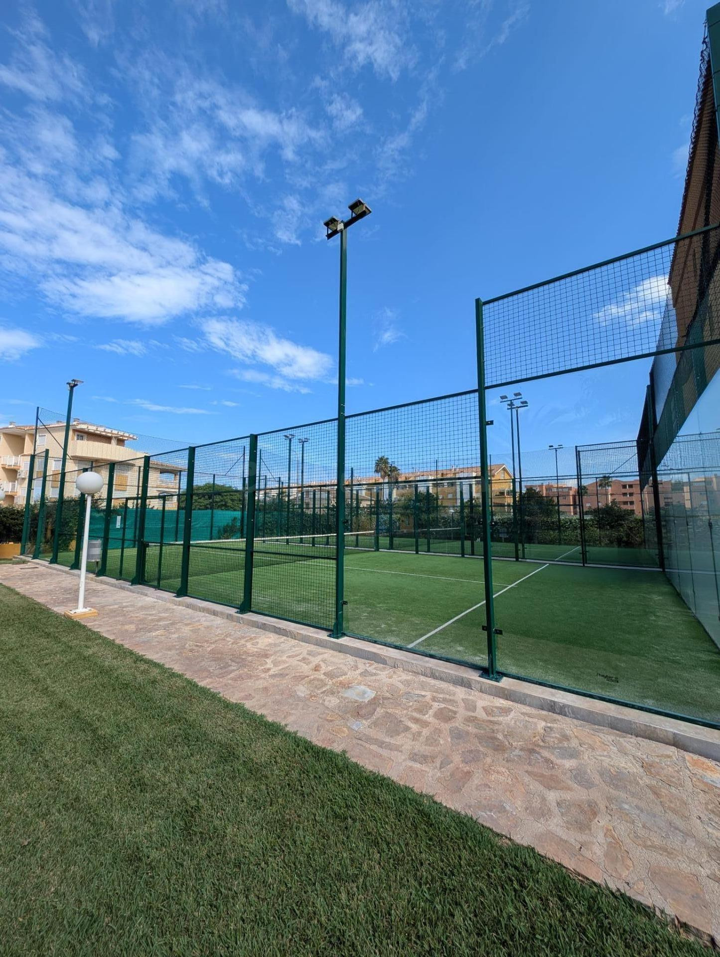 ÁTICO DÚPLEX EN DENIA CON 35 M2 DE TERRAZAS, 4 DORMITORIOS Y - foto 3