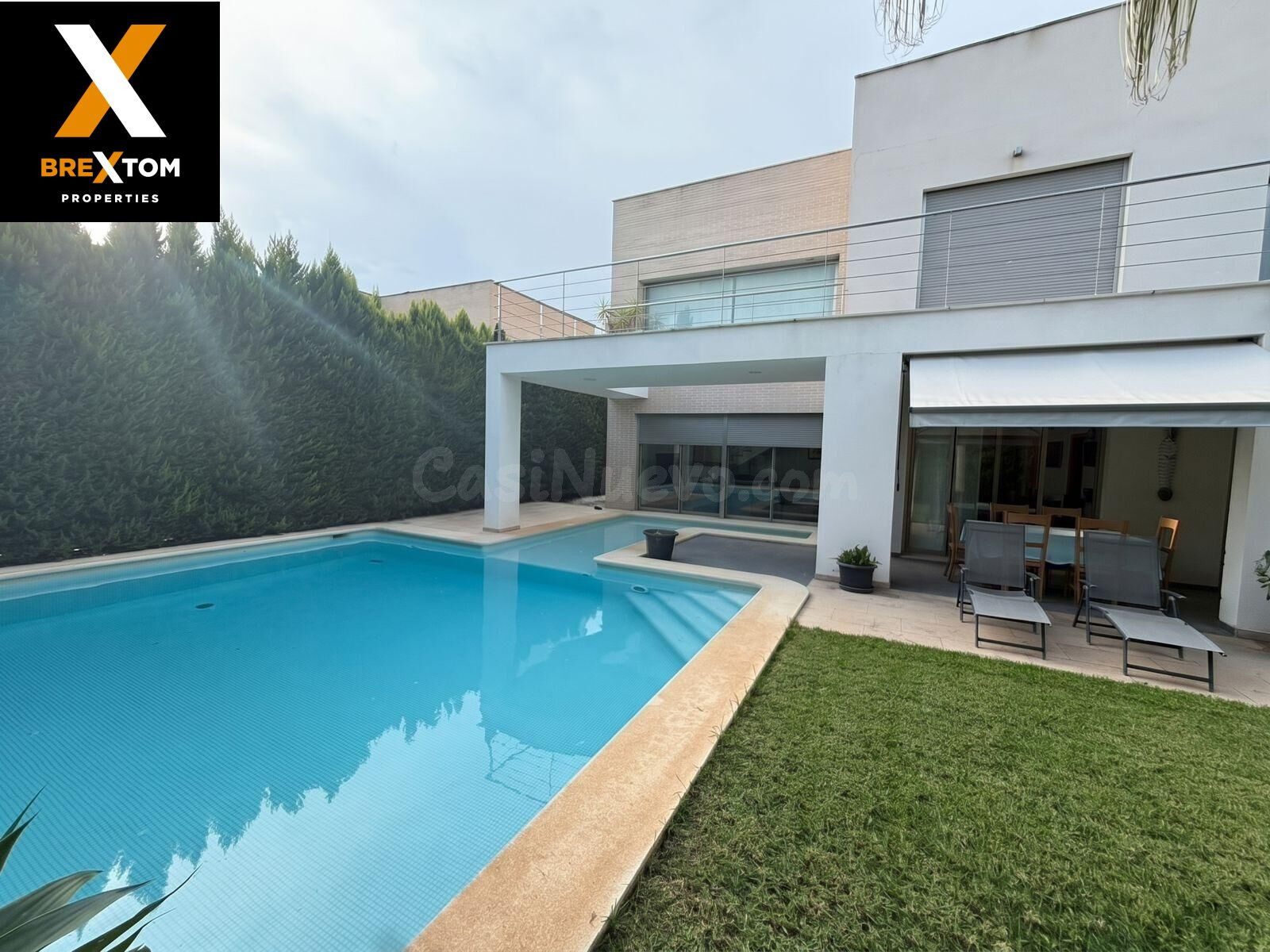 ESPECTACULAR CHALET EN LA ALCAYNA JUNTO AL COLEGIO SAN JORGE