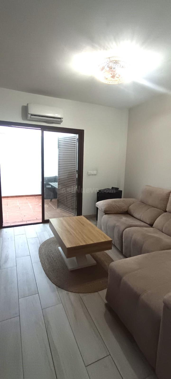 TU NUEVO HOGAR EN GUILLENA: 3 DORMITORIOS, PATIO, GARAJE Y MUCHA LUZ EN URBANIZACIÓN PRIVADA