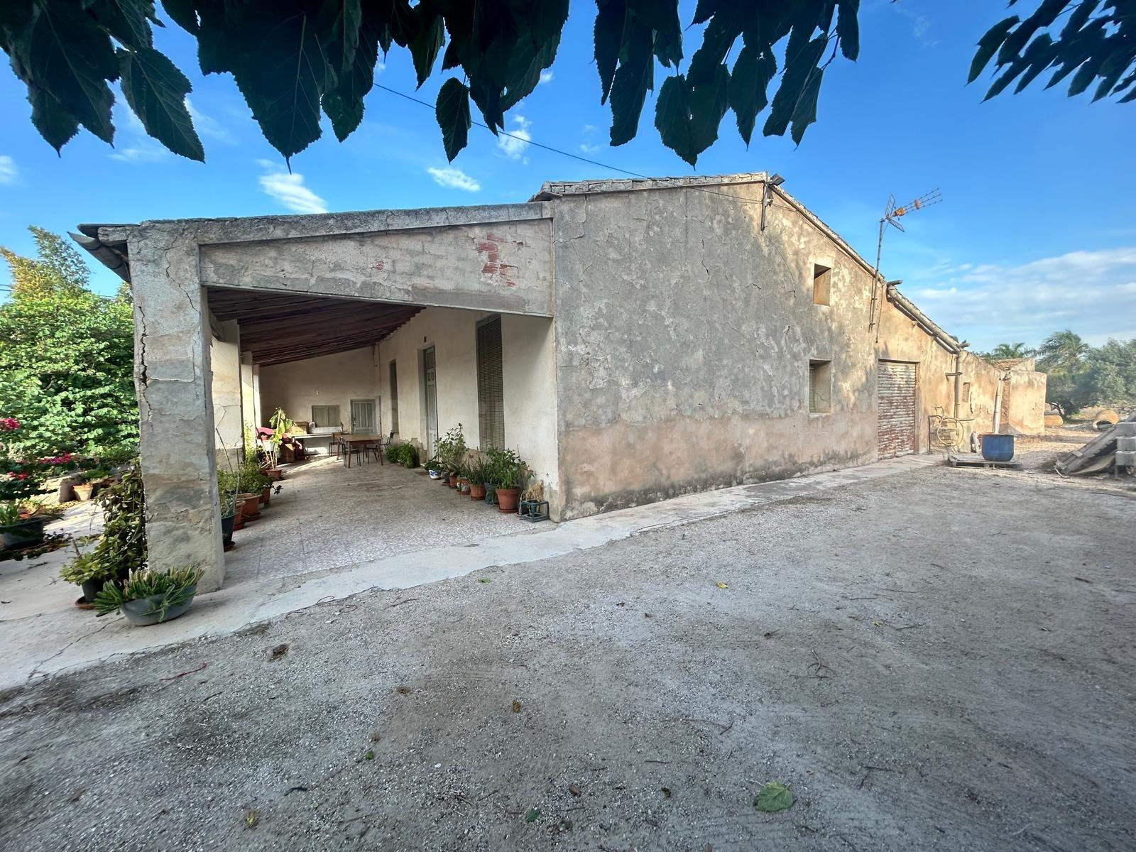 Exclusivo chalet para reformar a tu gusto a 5 min de Elche - foto 5