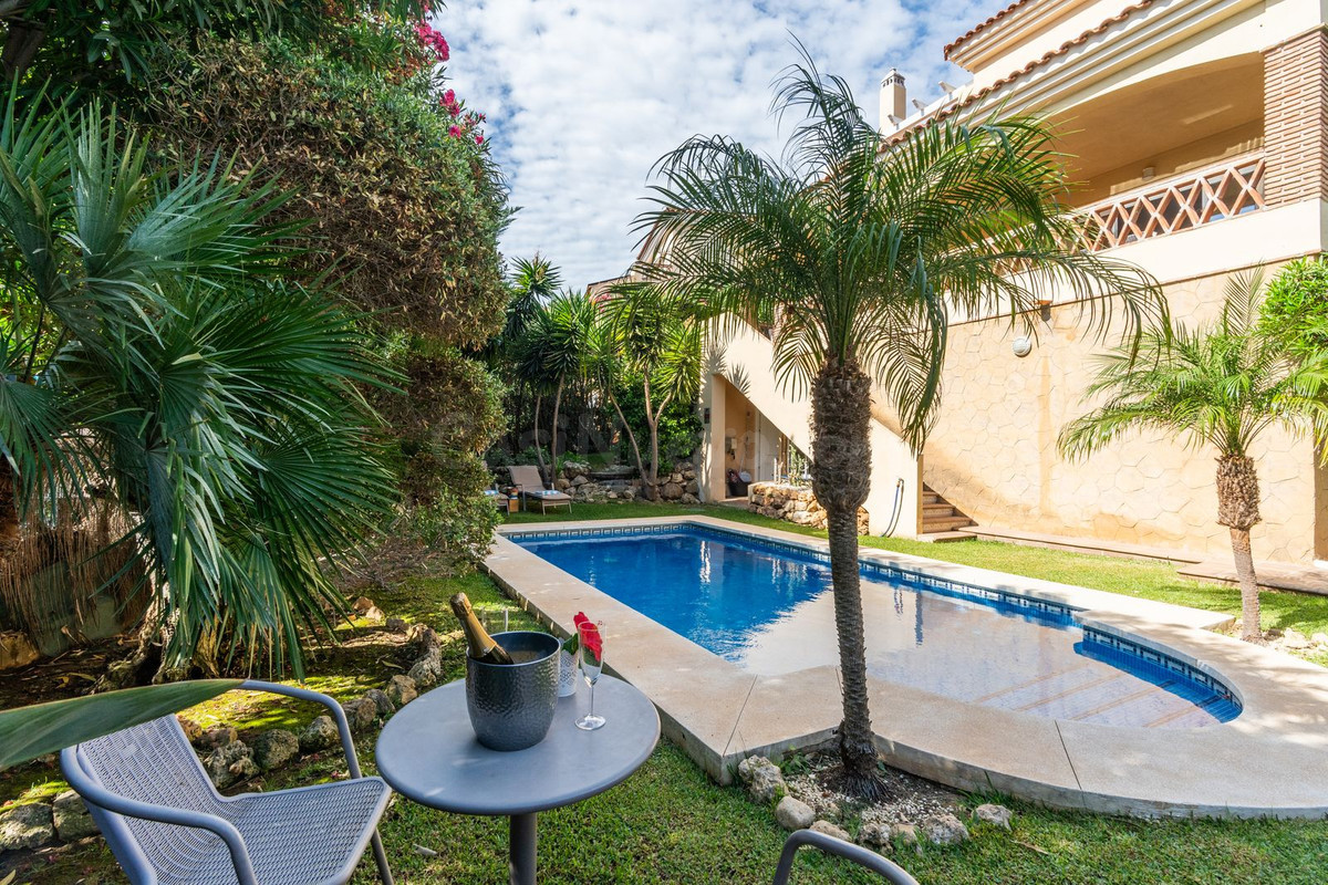 Chalet 4 habitaciones 371m² en venta - Riviera del sol