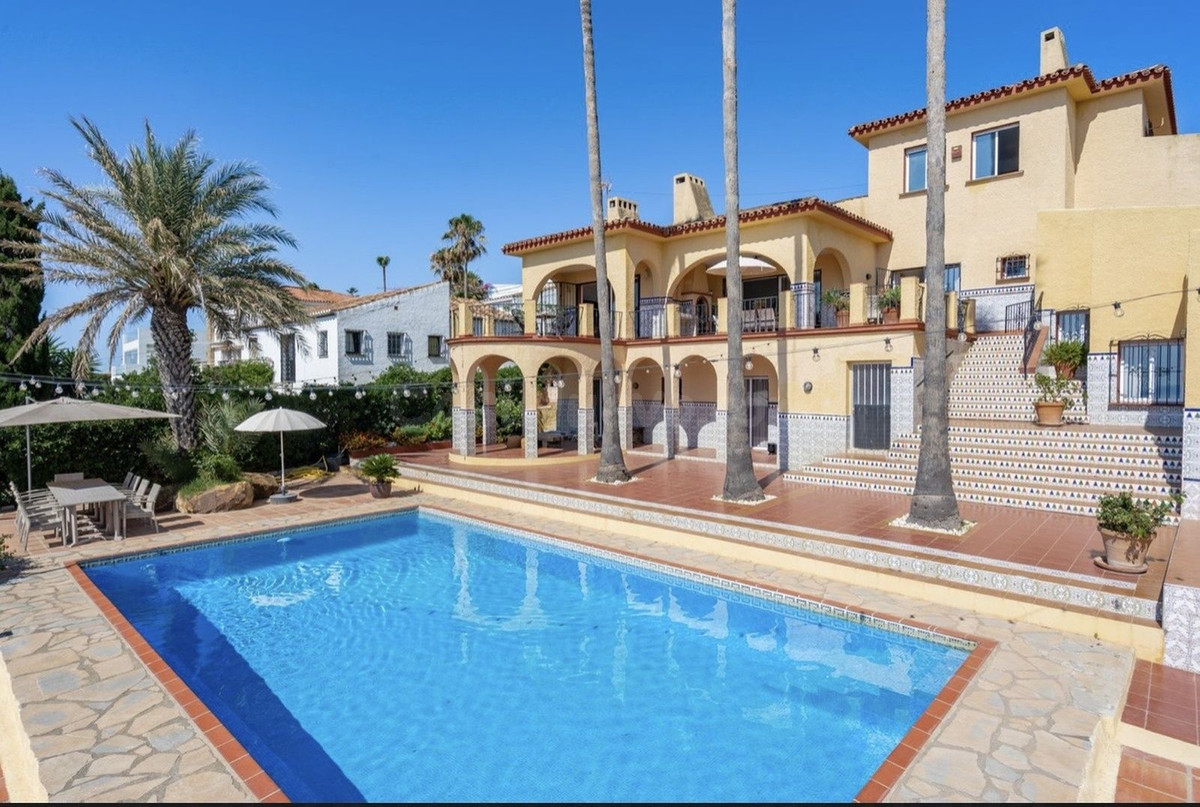Chalet 8 habitaciones 430m² en venta - Costa Del Sol