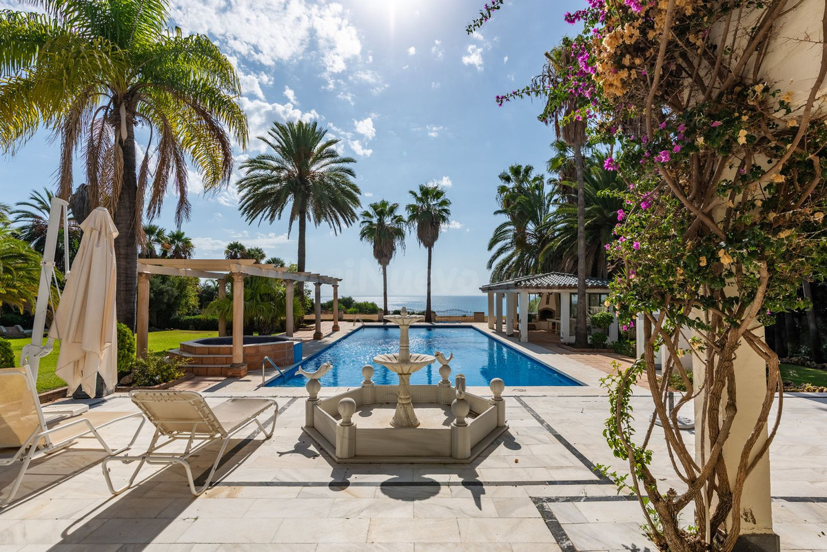 Chalet 4 habitaciones 842m² en venta - Costa Del Sol