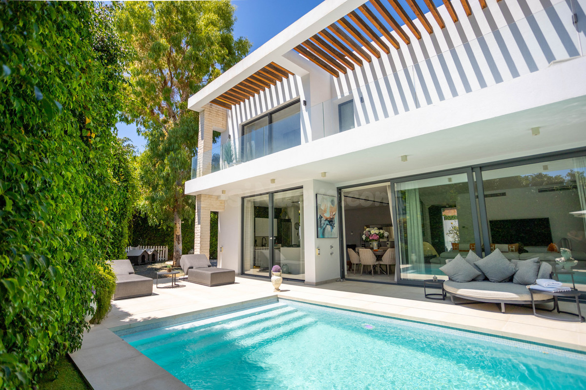 Chalet 4 habitaciones 285m² en venta - Costa Del Sol