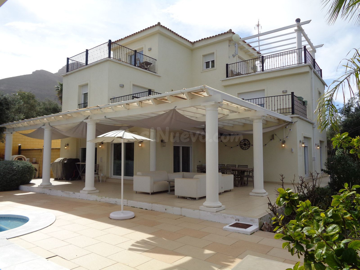 Chalet 4 habitaciones 350m² en venta - Costa del Sol