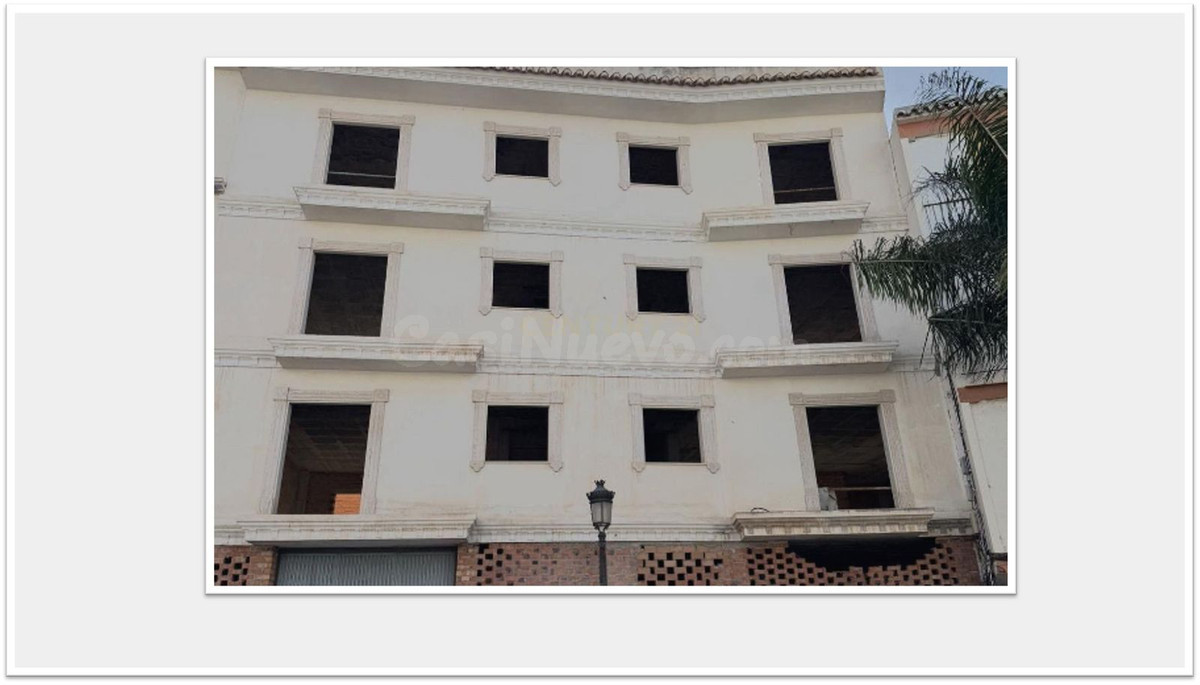 Complejo Turístico 10 habitaciones 835m² en venta - Costa del Sol