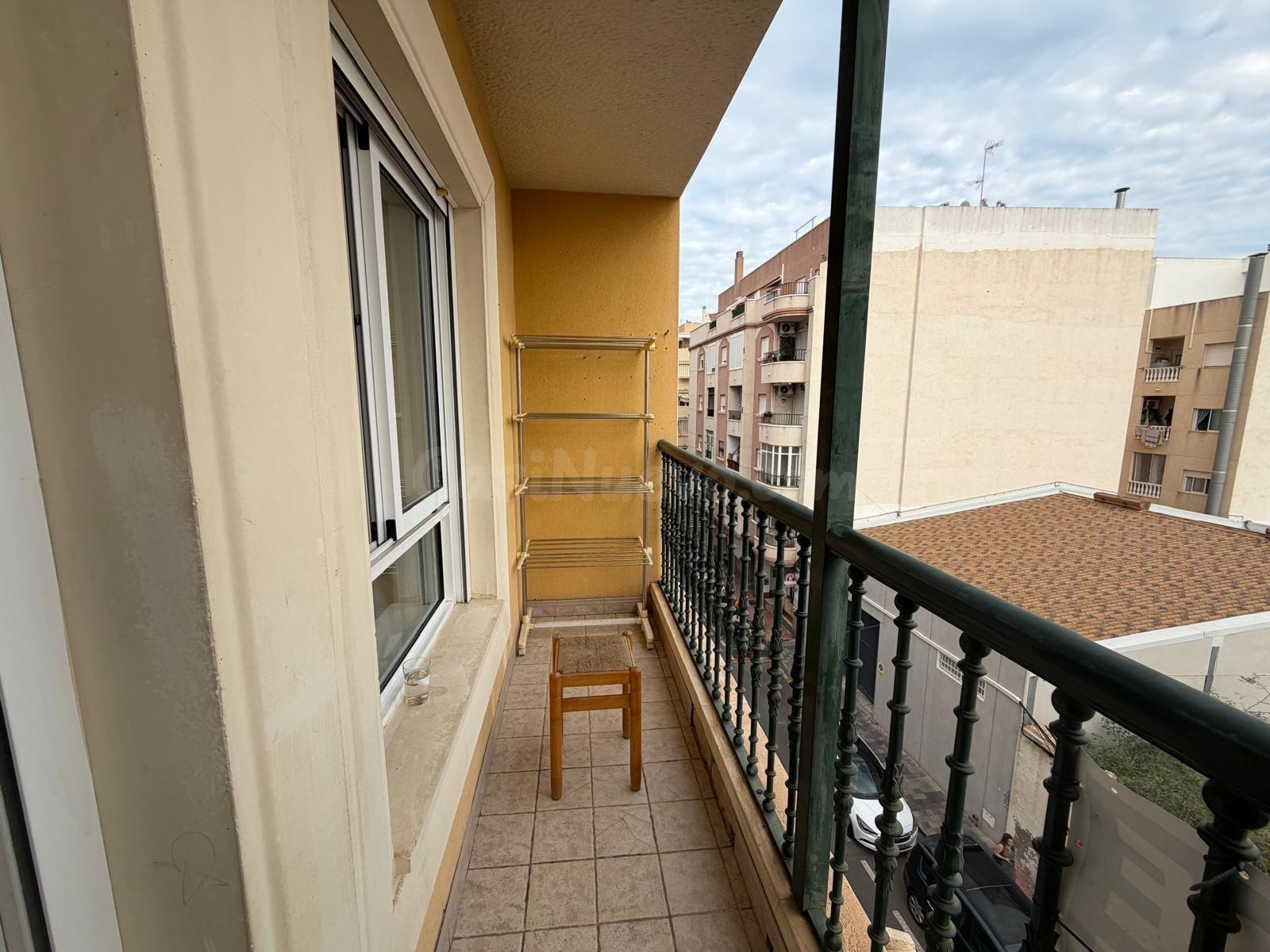 FANTASTICO APARTAMENTO EN EL CENTRO DE TORREVIEJA, IDEAL PARA PAREJAS O PERSONAS SOLTERAS
