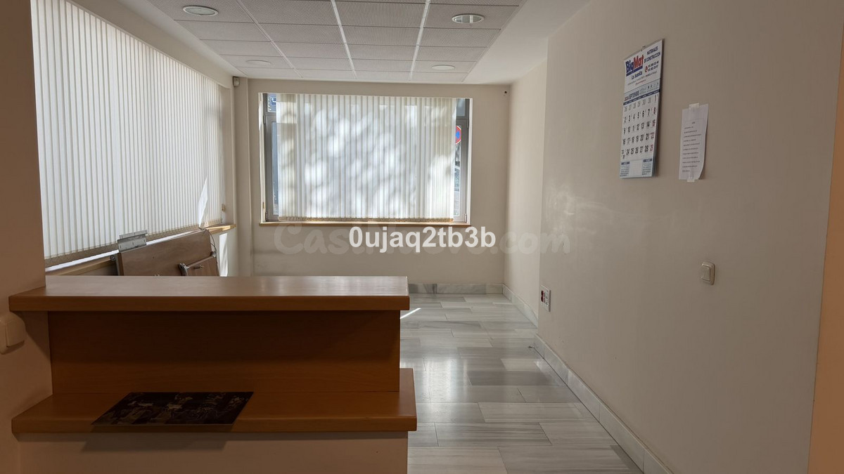 Oficina 10 habitaciones 366m² en venta - Marbella