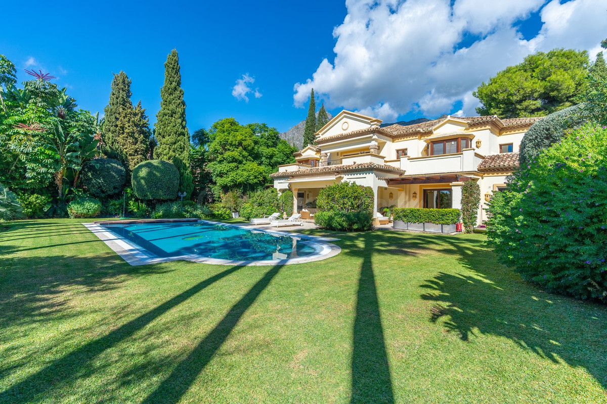 Chalet 7 habitaciones 985m² en venta - Marbella