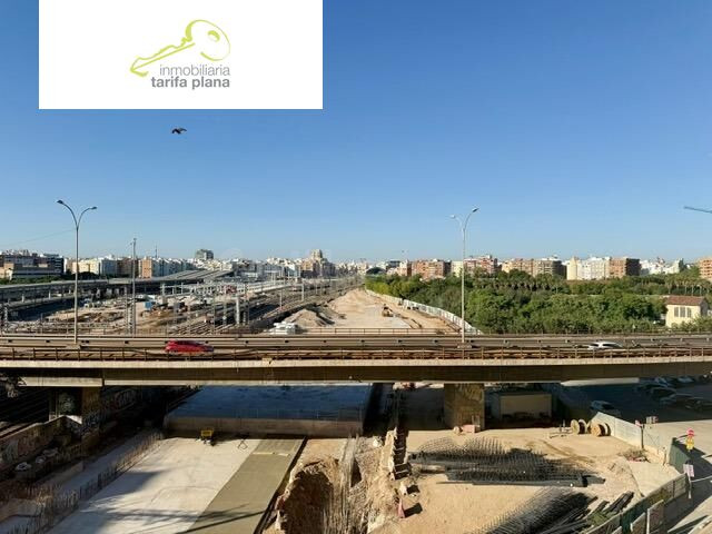 ¡Espectacular piso de 150 m2 en Malilla: espacio, luz y reforma a estrenar junto al Parque Central!