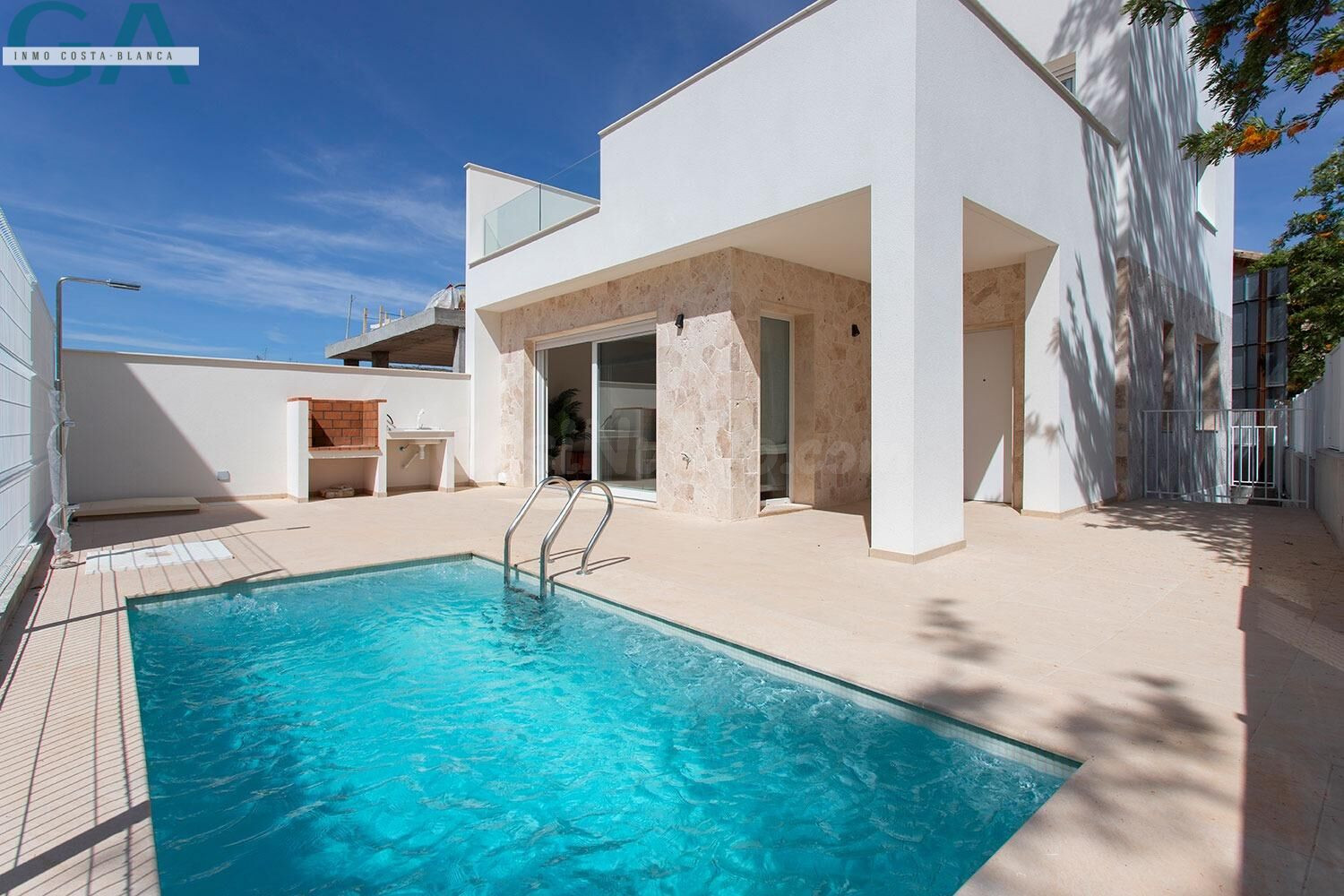 VILLA DE OBRA NUEVA EN HONDON DE LAS NIEVES