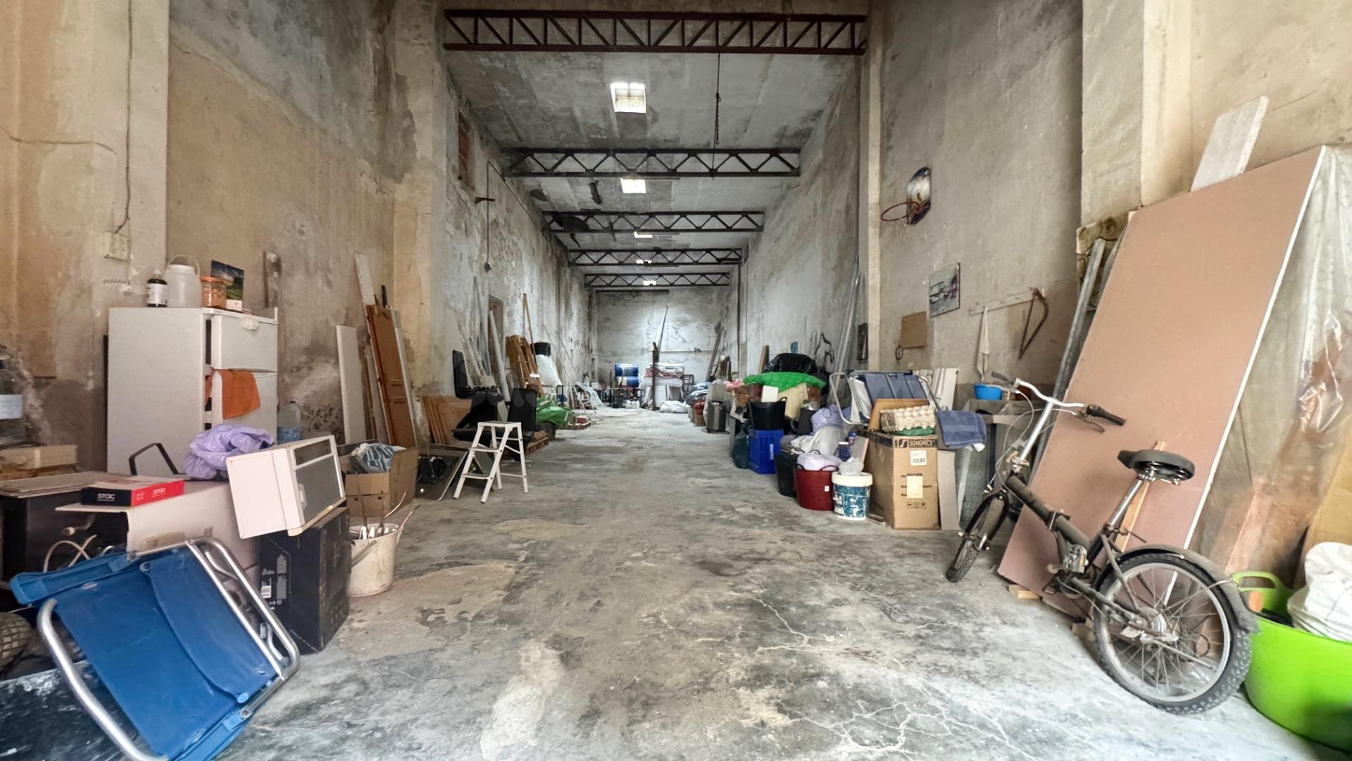 Almacén 265m² en venta - Centro urbano 4 - foto 2