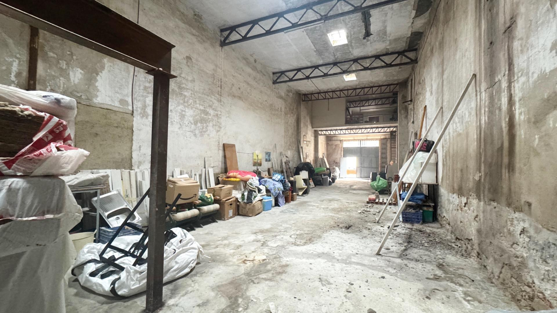 Almacén 265m² en venta - Centro urbano 4 - foto 3