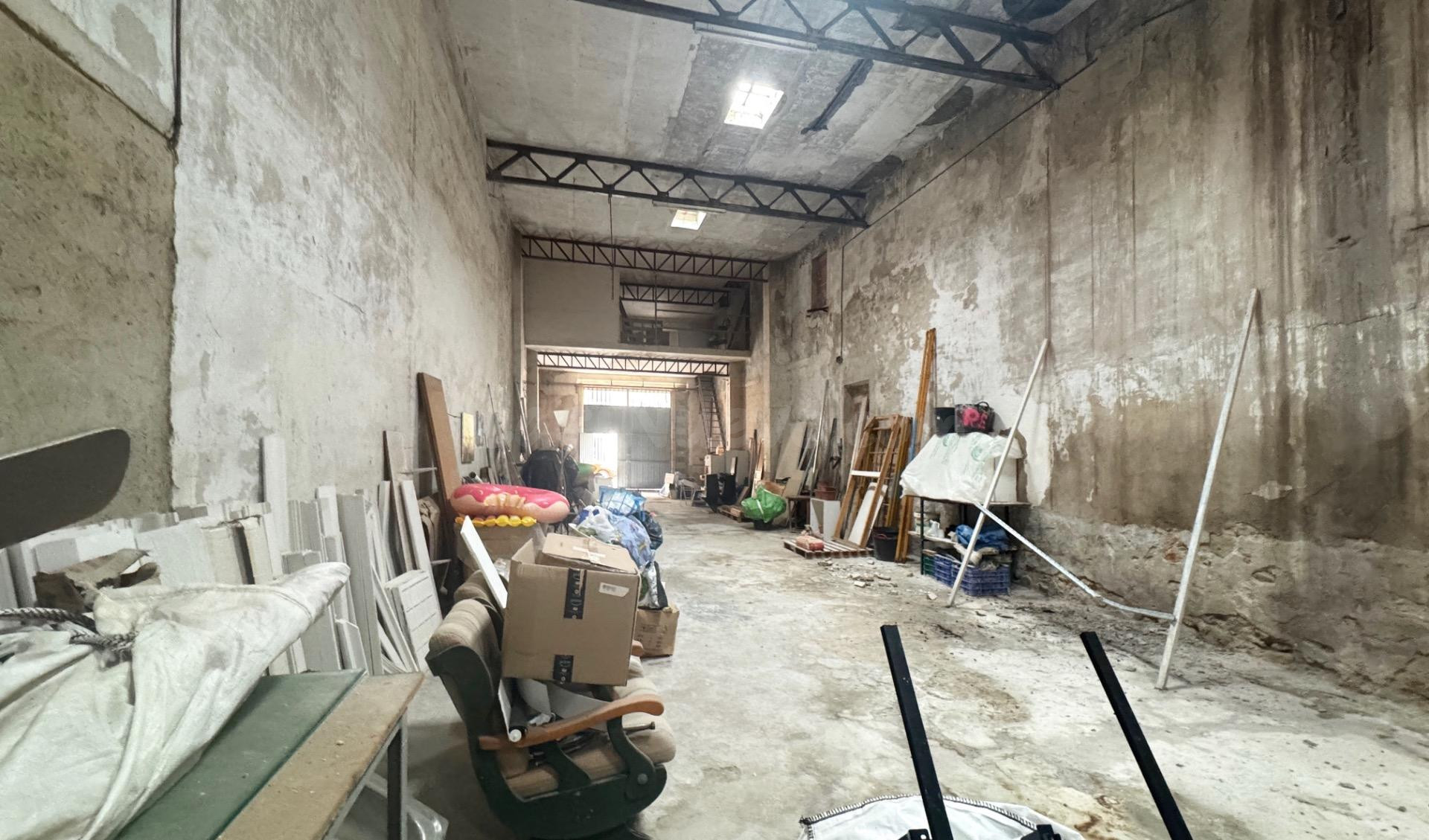 Almacén 265m² en venta - Centro urbano 4 - foto 4
