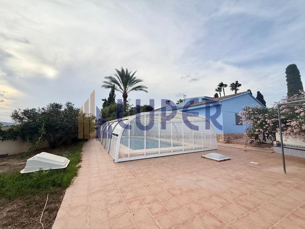 Chalet en San Vicente del Raspeig, zona Canastell con 2 viviendas