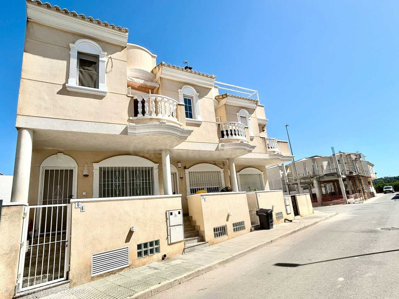 Casa 4 habitaciones 207m² en venta - Pueblo 5