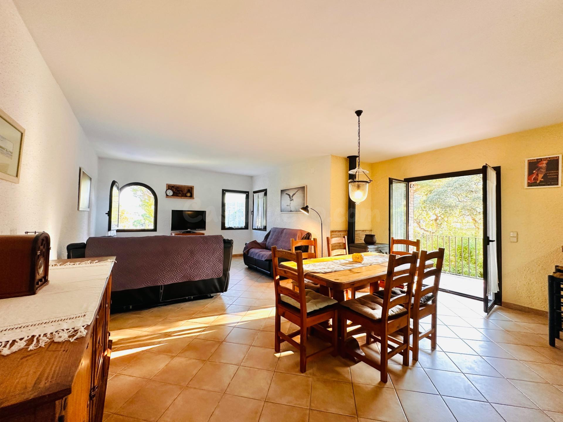 CALONGE: CHALET CON LICENCIA TURÍSTICA, GARAJE, JARDÍN Y PISCINA. ZONA MAS AMBRÓS - VIZC. CABANYES.