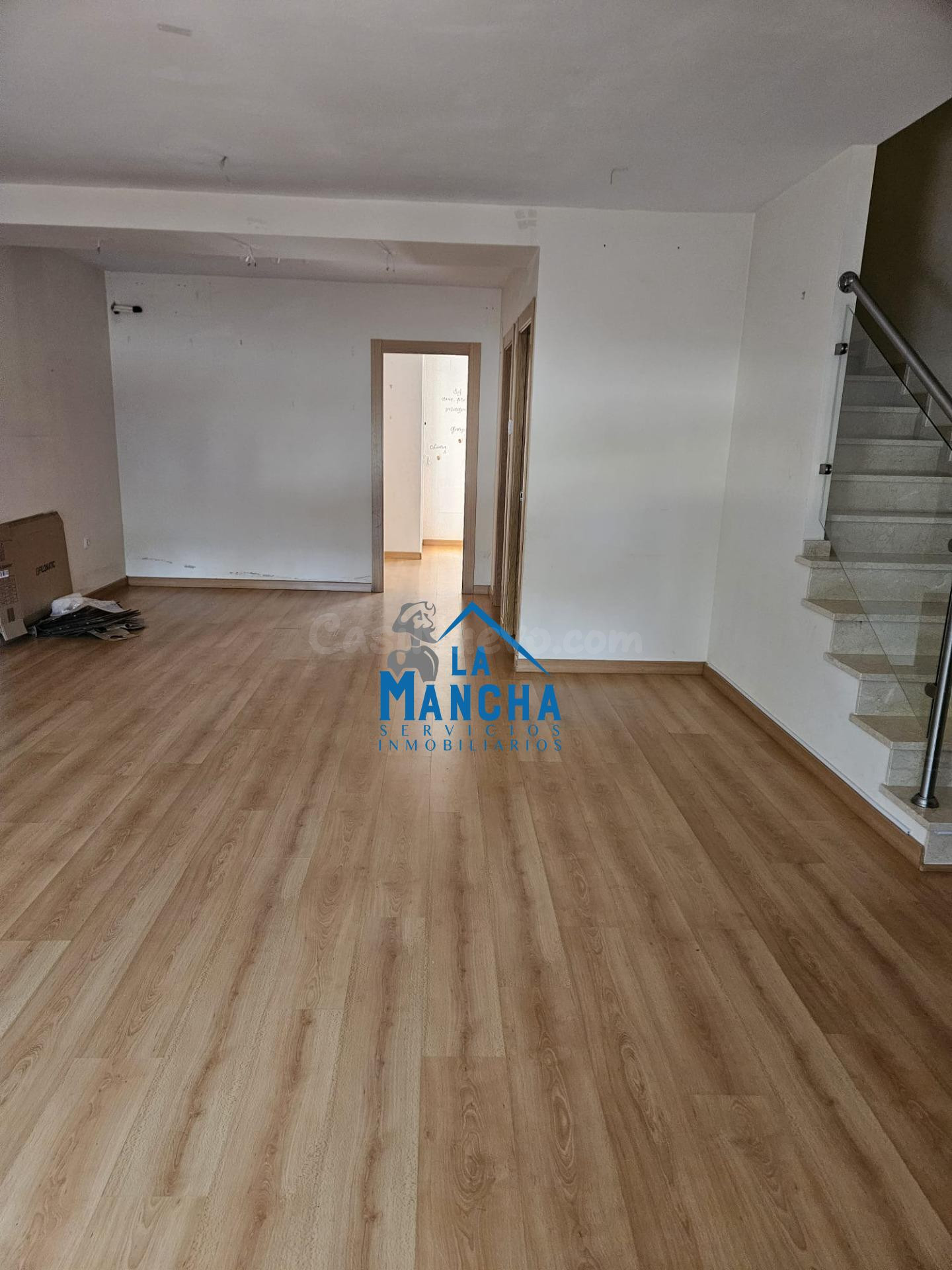 INMOBILIARIA LA MANCHA VENDE ADOSADO EN BARRIO MEDICINA. - foto 2