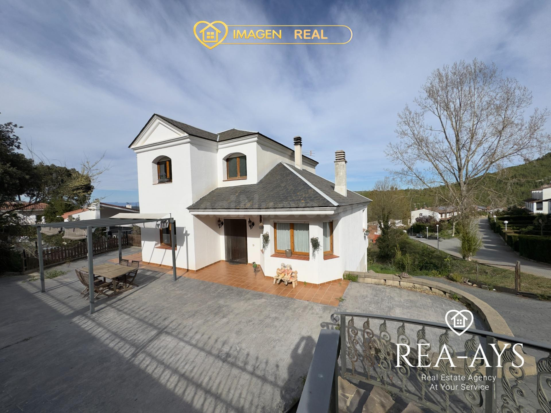 ¡CASA CON GRAN PARCELA!, A SOLO 30 MIN DE BARCELONA! VIVE CO - foto 2