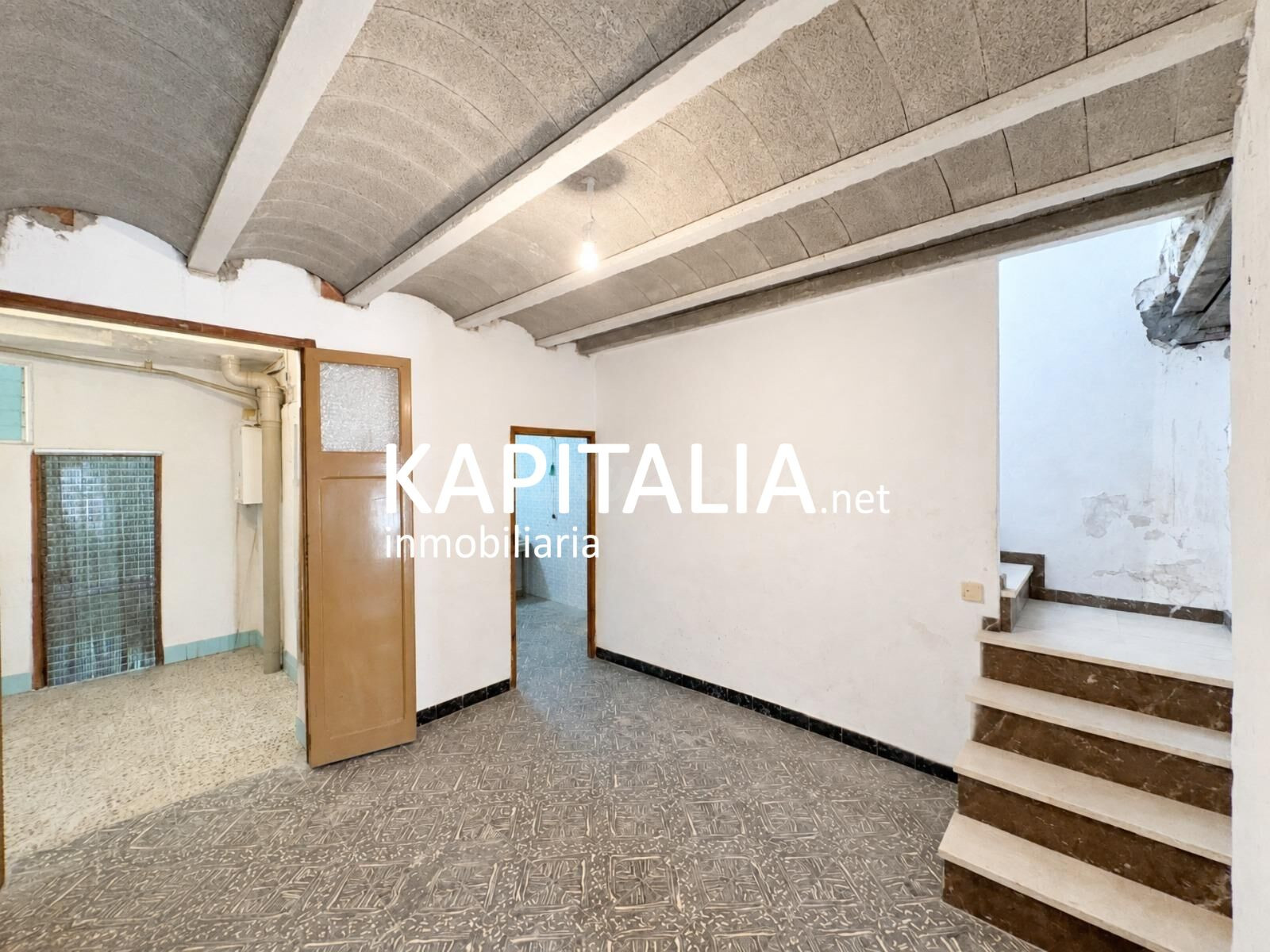 BONITA CASA A LA VENTA CON GARAJE EN BOLBAITE - foto 3