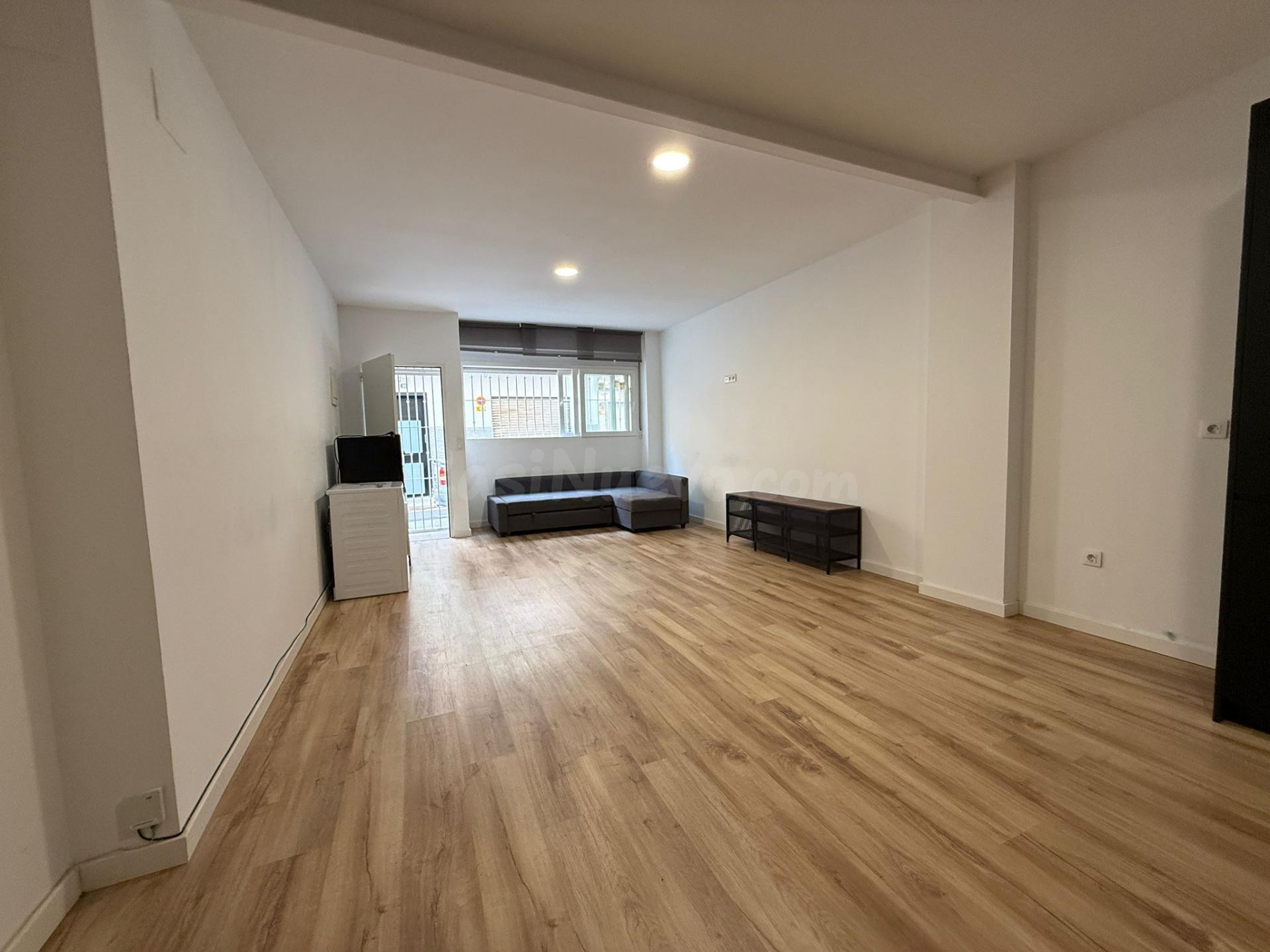 LOCAL COMERCIAL REFORMADO JUNTO AL PARQUE DEL TOSSAL – ZONA TRANQUILA Y BIEN COMUNICADA