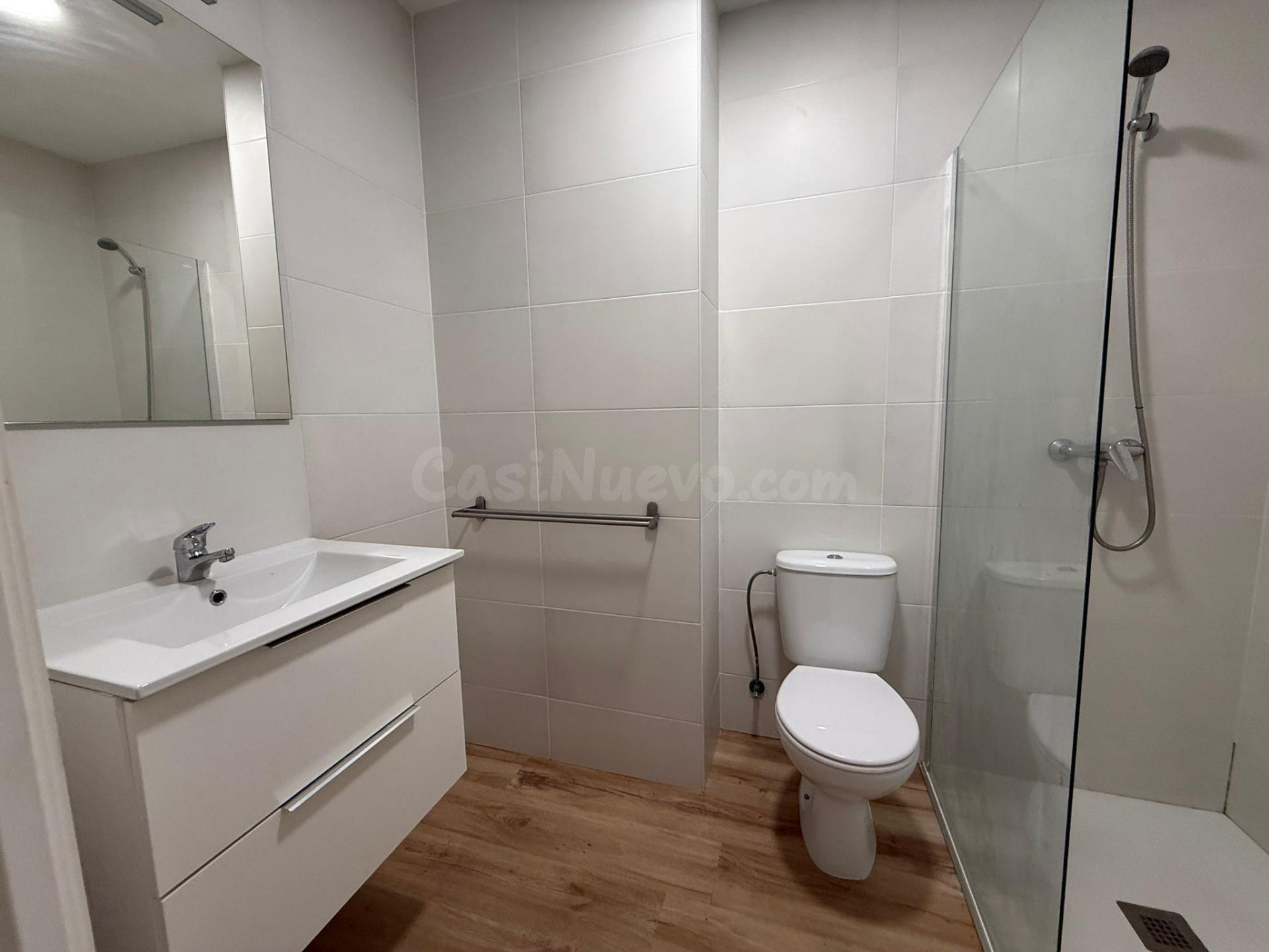 LOCAL COMERCIAL REFORMADO JUNTO AL PARQUE DEL TOSSAL – ZONA  - foto 2