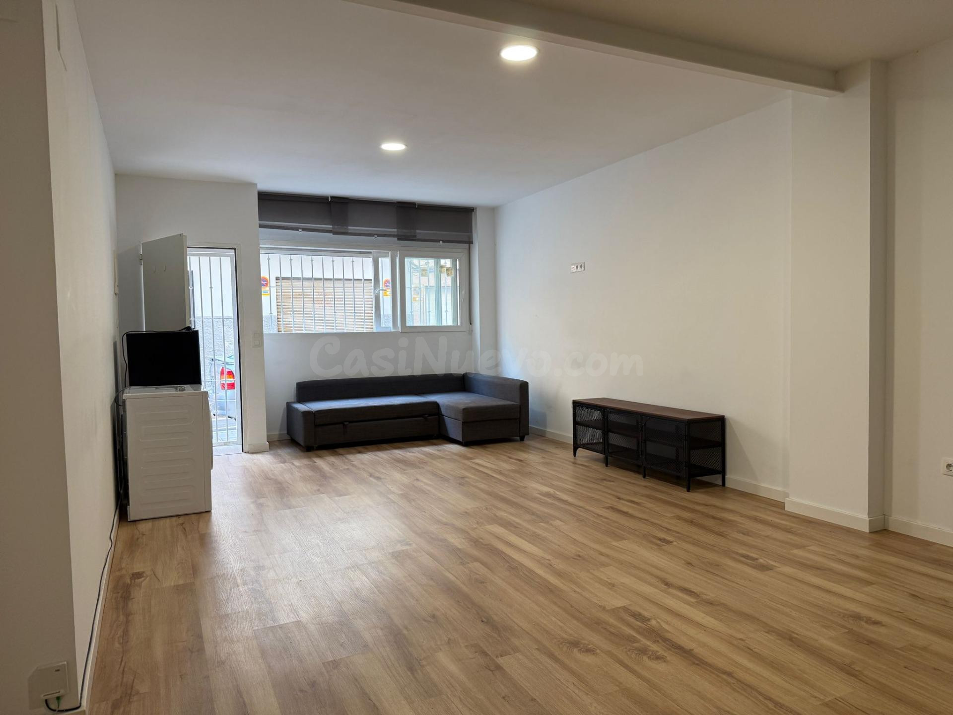 LOCAL COMERCIAL REFORMADO JUNTO AL PARQUE DEL TOSSAL – ZONA  - foto 3