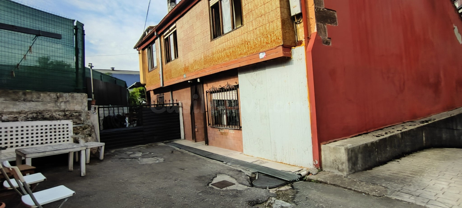 CASA PARA REFORMAR CON CUADRA, PAJAR Y DOS GARAJES EN TORREL - foto 2