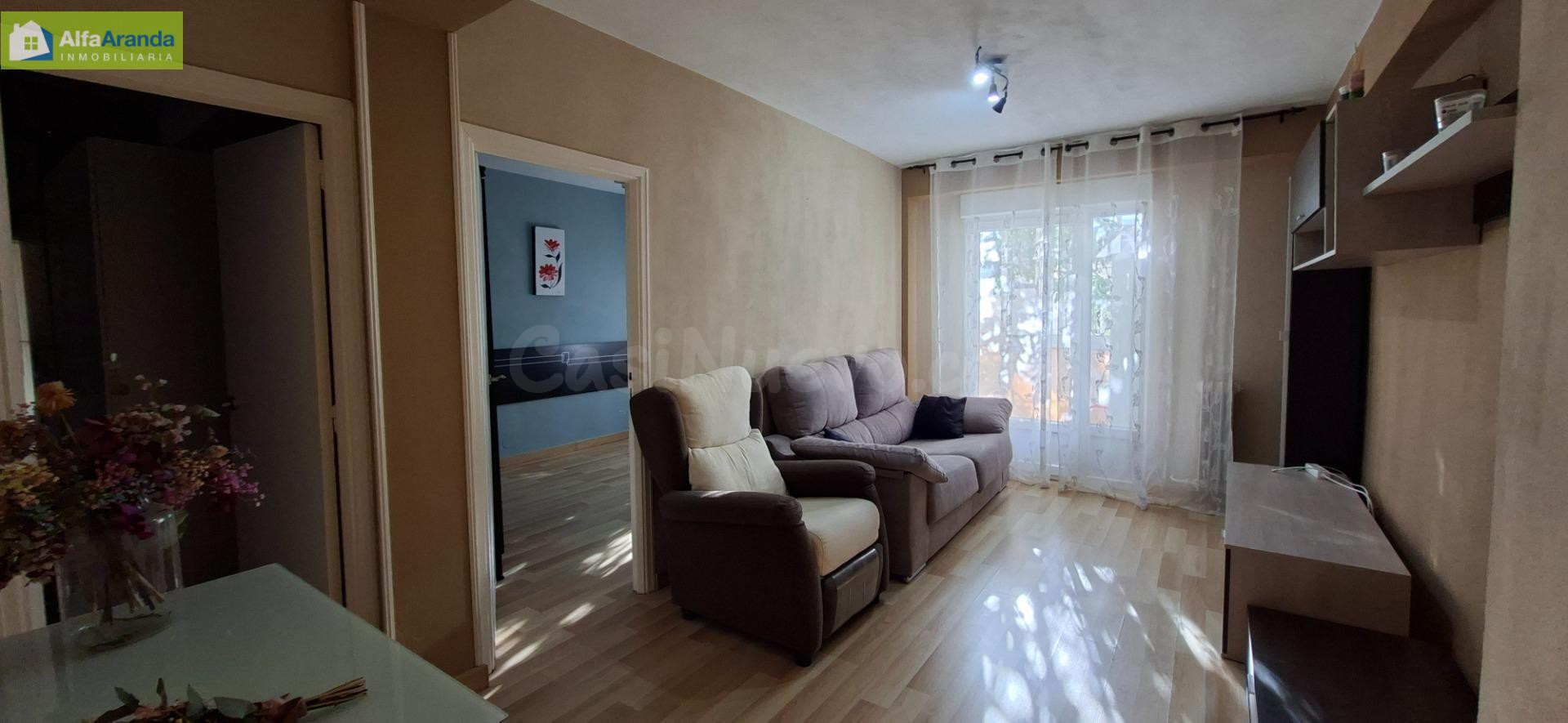 Piso reformado con patio privado en el centro de Aranda de D - foto 3