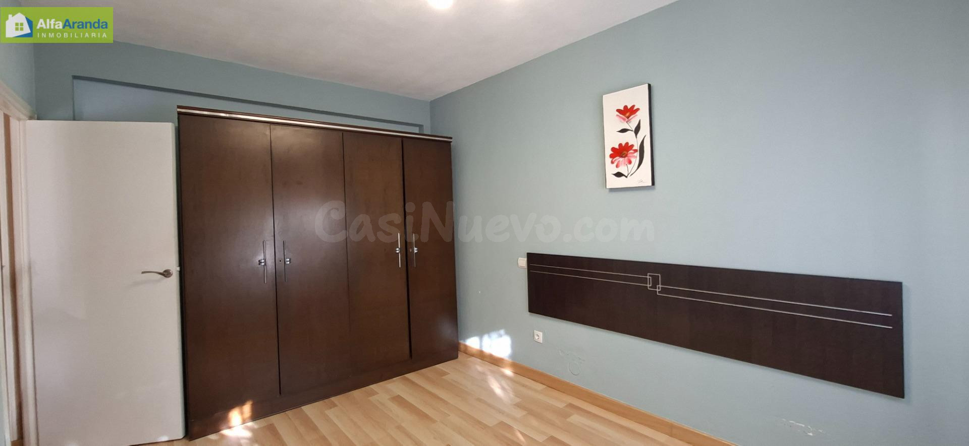 Piso reformado con patio privado en el centro de Aranda de D - foto 5