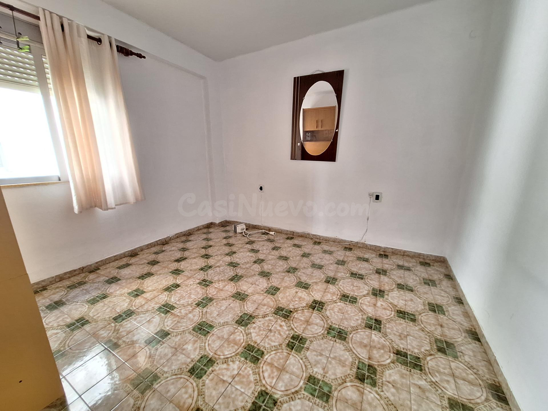 PISO DE 3 habitaciones CON BALCÓN Y MUCHAS POSIBILIDADES